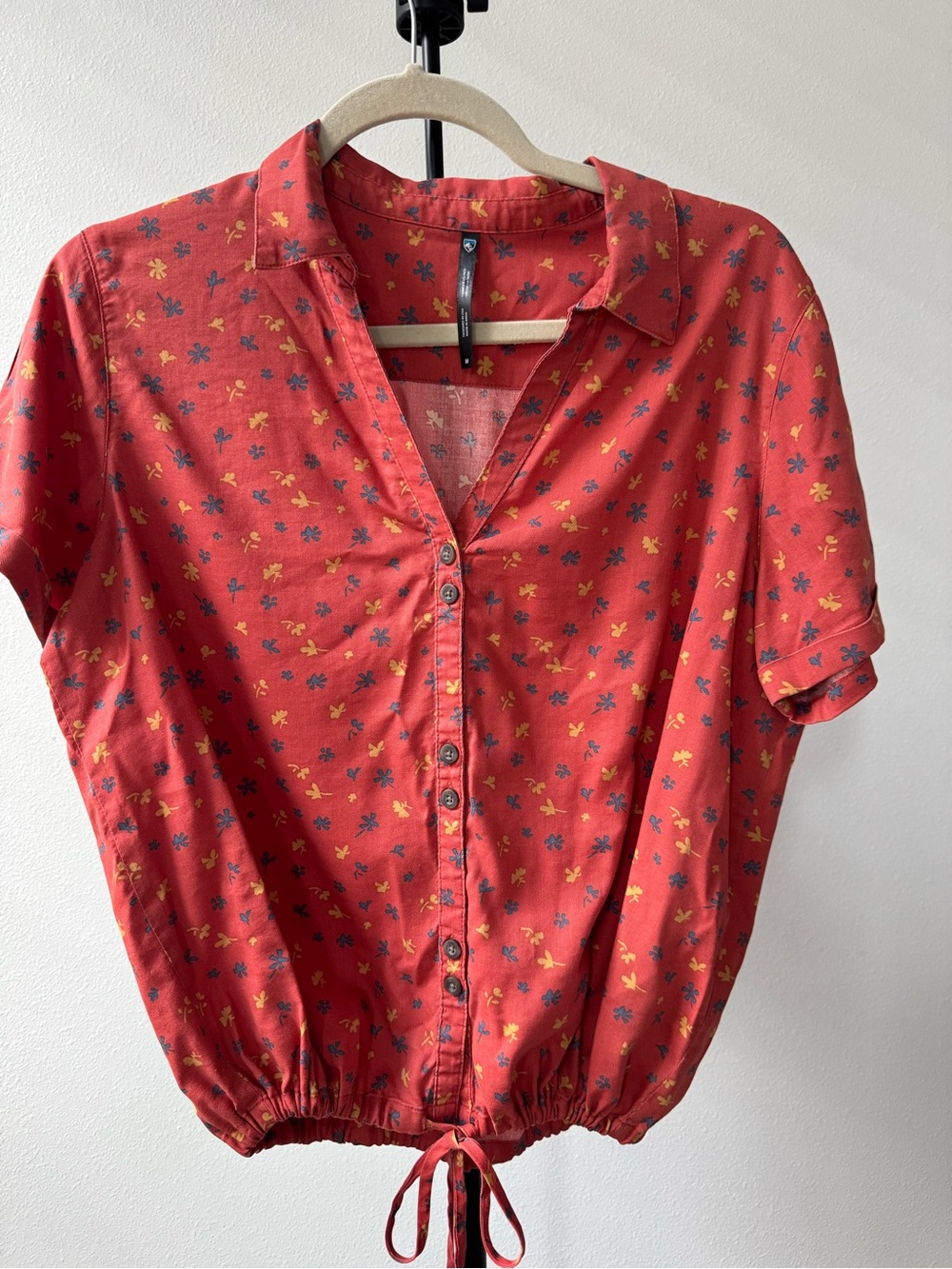 KUHL Liliana Cinch Waist Red Floral Button Up Shirt M #Gorpcore Outdoor